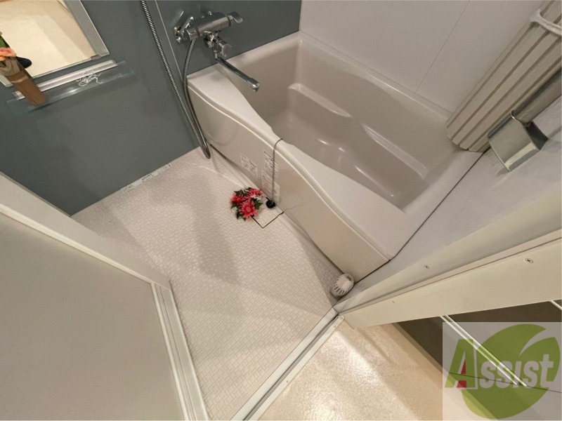 バス・シャワールーム　お風呂になります。一日の疲れを癒してくださいね。