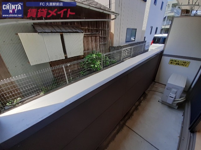 バルコニー　同物件別室画像