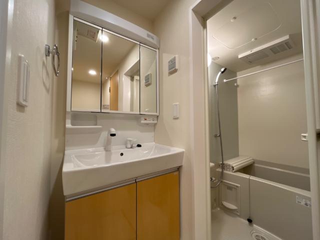 洗面設備　洗髪洗面化粧台