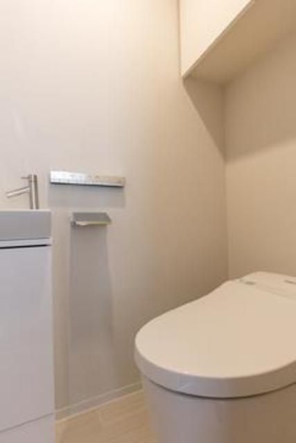 トイレ　※写真は同タイプ住戸です。