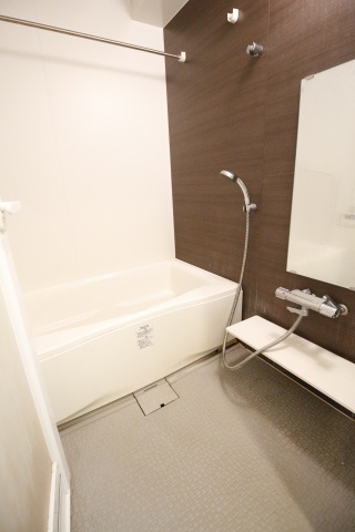 バス・シャワールーム　別の部屋の写真です