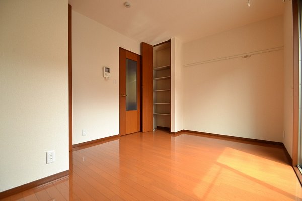 居室・リビング　フローリングです