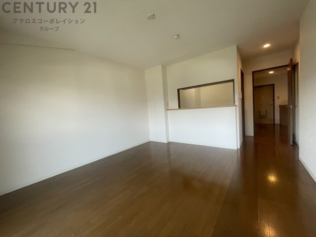 居室・リビング　南向きで陽当たり良好なリビング♪