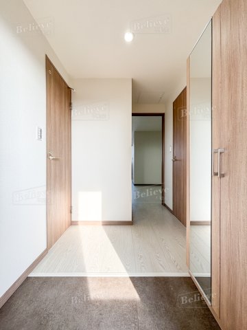 玄関　シューズボックス付きの玄関です☆