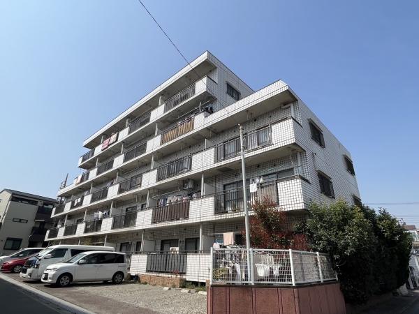 建物外観　がっちりした外観です。まさにマンション！