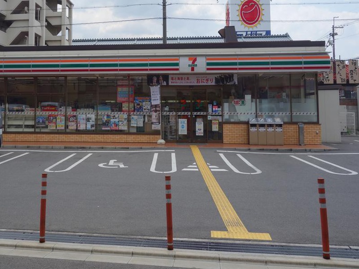 コンビニ　セブンイレブン高槻松川町店（コンビニ）まで350m