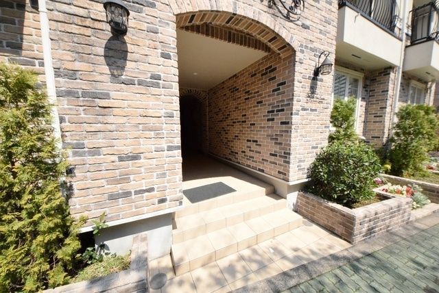 その他　★エントランス・建物入り口です★