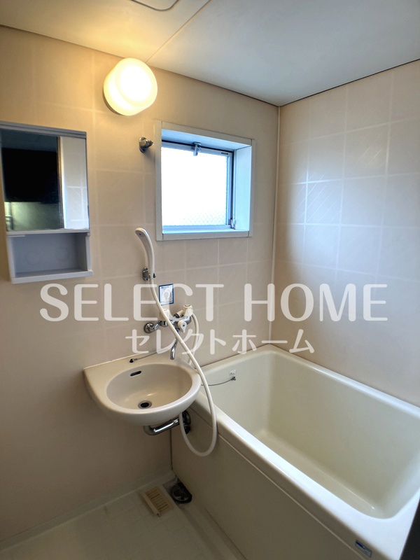 バス・シャワールーム　ゆったり過ごせるお風呂です