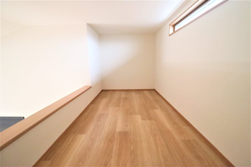 その他部屋・スペース　寝室としても荷物置き場としても使えるロフト