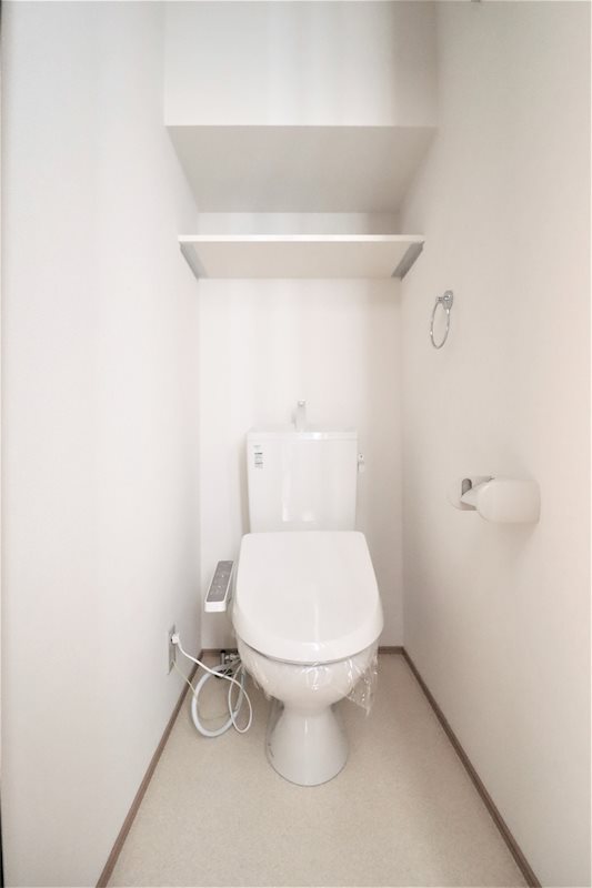 トイレ　温水洗浄便座付きのトイレ