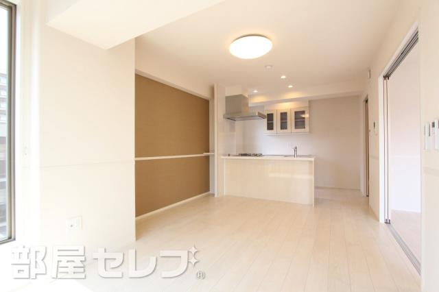 居室・リビング　４０５号室内装写真