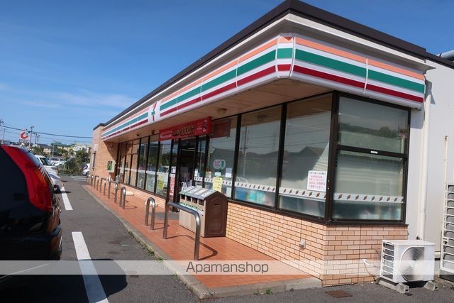 コンビニ　セブンイレブン（コンビニ）まで781m