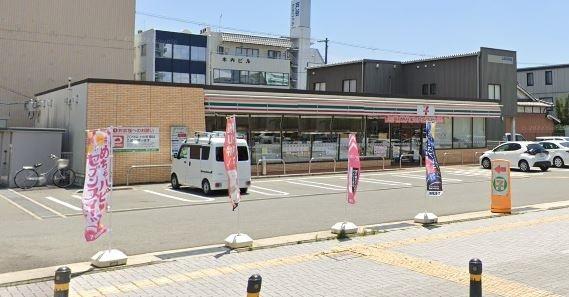 コンビニ　セブンイレブン姫路安田4丁目店（コンビニ）まで260m