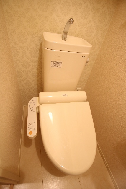 トイレ　※同じ建物の参考写真です