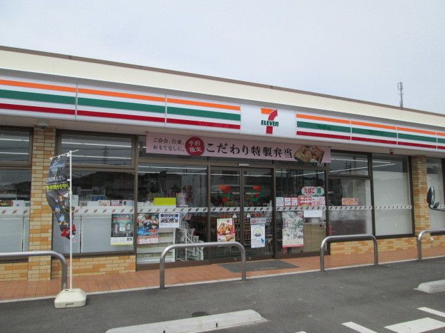 コンビニ　セブンイレブン（コンビニ）まで500m