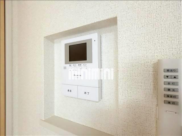 セキュリティ　来客の確認ができるＴＶ付きモニターホンです。