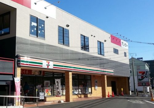 コンビニ　セブン-イレブン 横浜六浦２丁目店（コンビニ）まで183m