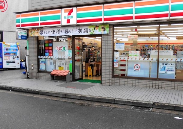 コンビニ　セブンイレブン 横浜菊名駅前店（コンビニ）まで378m