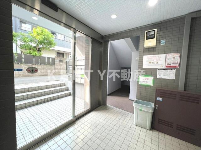 エントランス　清潔なエントランスです