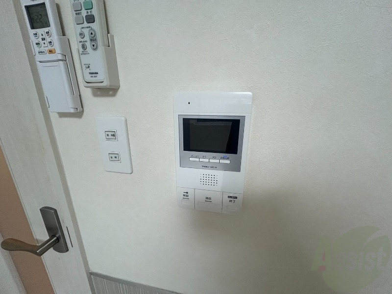 セキュリティ　ＴＶモニター付インターホンです。来客者の顔が見えるので安心！