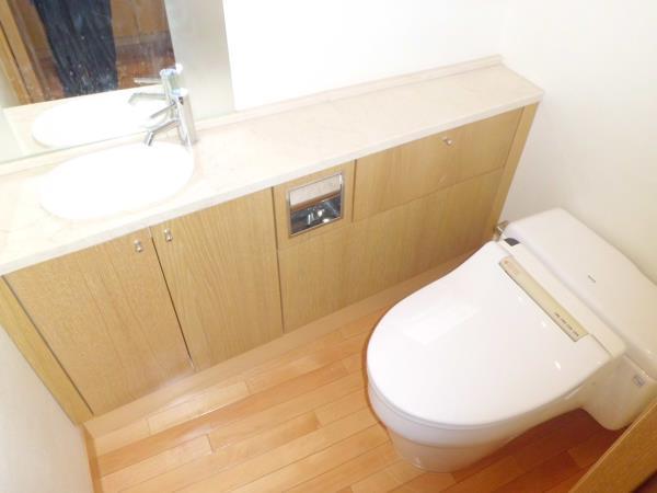 トイレ　シンプルで使いやすいトイレです