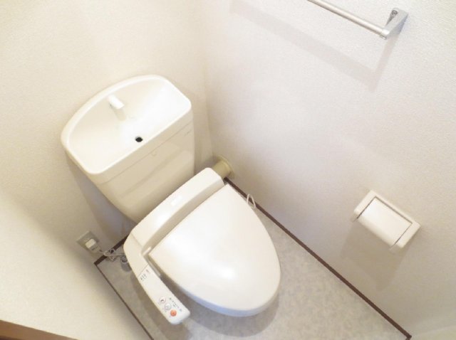 トイレ　別号室の参考写真です。