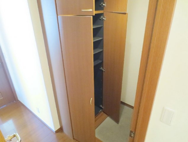 玄関　別号室の参考写真です。