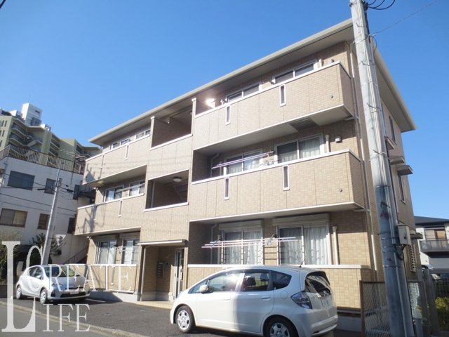 建物外観　角部屋・南向きのお部屋です。