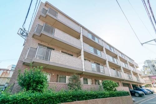 建物外観　最寄り駅まで徒歩6分圏内の人気マンションです