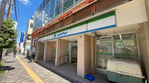 コンビニ　ファミリーマート駒込駅北店（コンビニ）まで70m