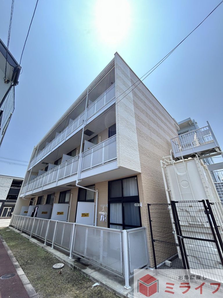 建物外観　周囲の環境と調和した落ち着きのある佇まい