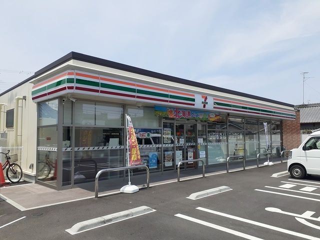 コンビニ　セブンイレブン様（コンビニ）まで148m