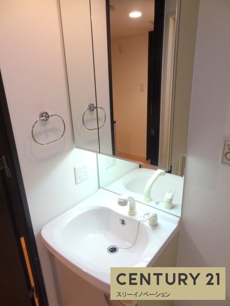 洗面設備　別のお部屋です