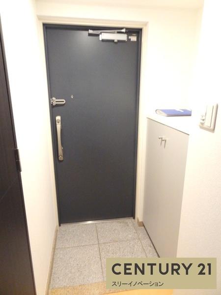 玄関　別のお部屋です
