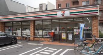 コンビニ　セブンイレブン北区西ヶ原3丁目店（コンビニ）まで187m