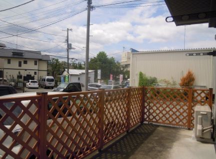 バルコニー　庭付きは嬉しいですね。
