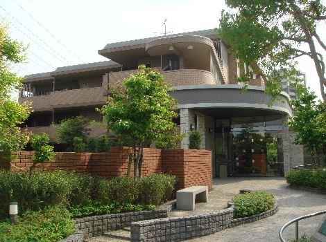 建物外観　粕屋町でのお部屋探しは、トーマスリビング粕屋店へご相談下さい