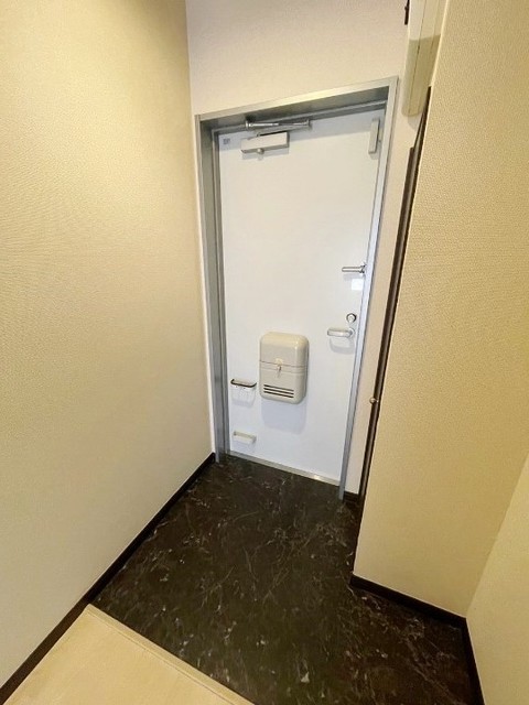 玄関　別部屋同仕様タイプ