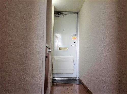 レオパレスサントーヨーの玄関写真