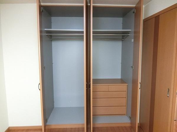 収納　洋室収納！