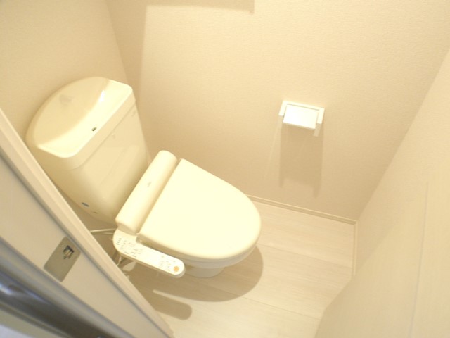 トイレ　ウォシュレット付き