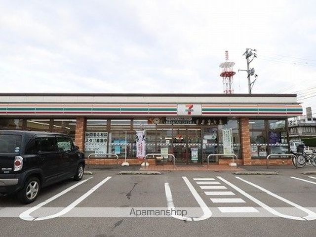 コンビニ　セブンイレブン（コンビニ）まで396m