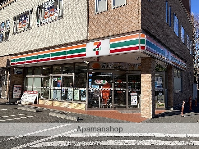 コンビニ　セブンイレブン（コンビニ）まで565m
