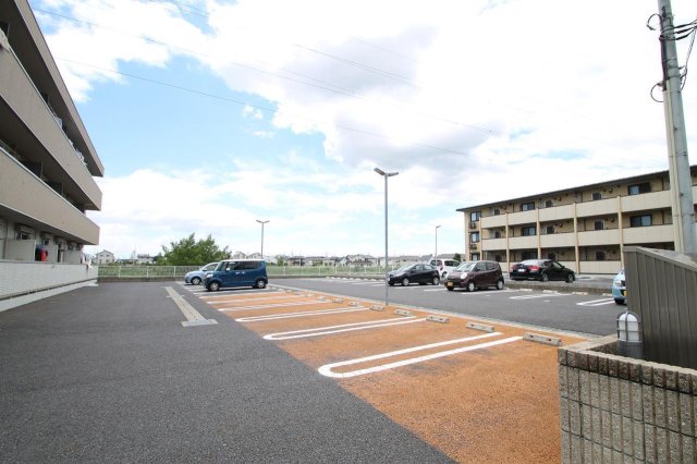 駐車場　平置き駐車場で運転が苦手でも安心