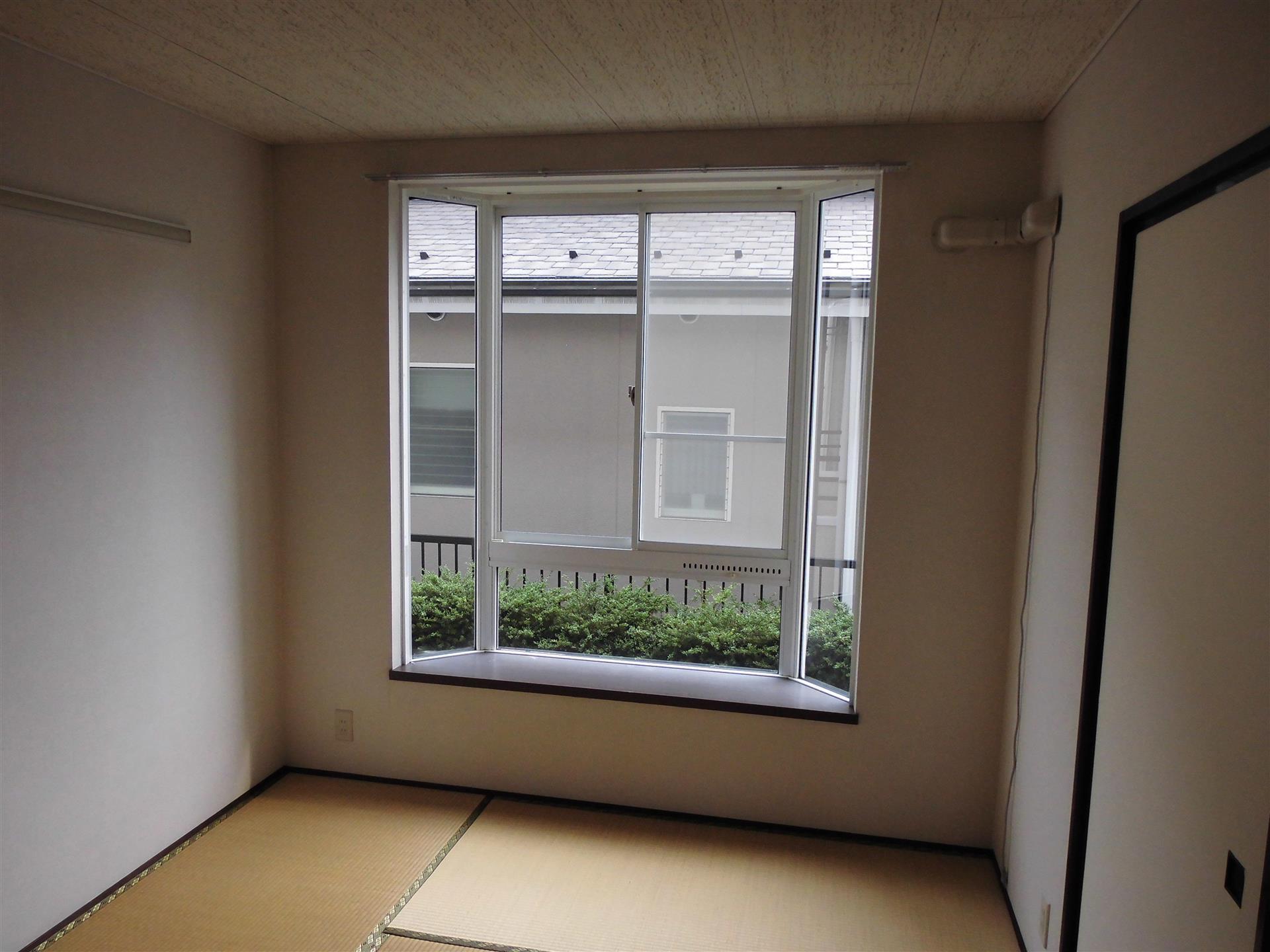 セキュリティ　出窓があり部屋をオシャレにできます！