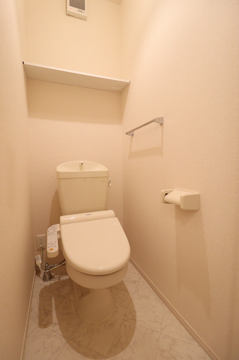 トイレ　落ち着いたトイレです