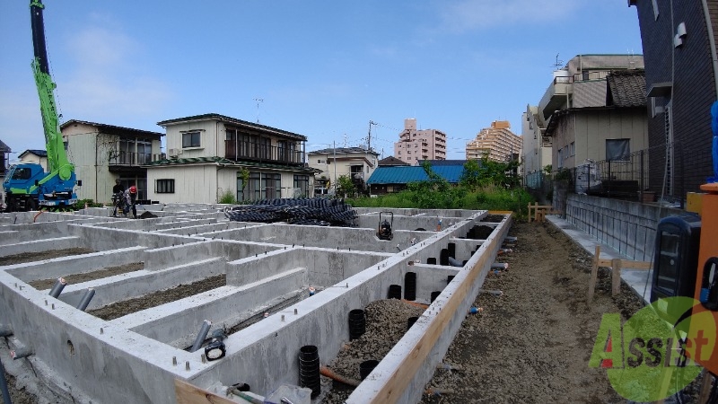 玄関　建設中