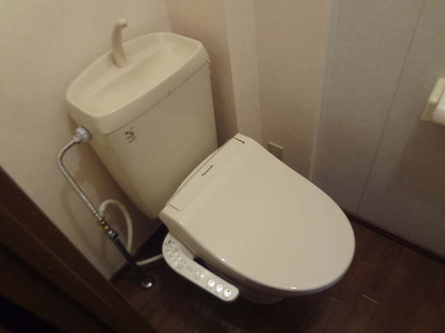トイレ　落ち着いた色調のトイレです♪