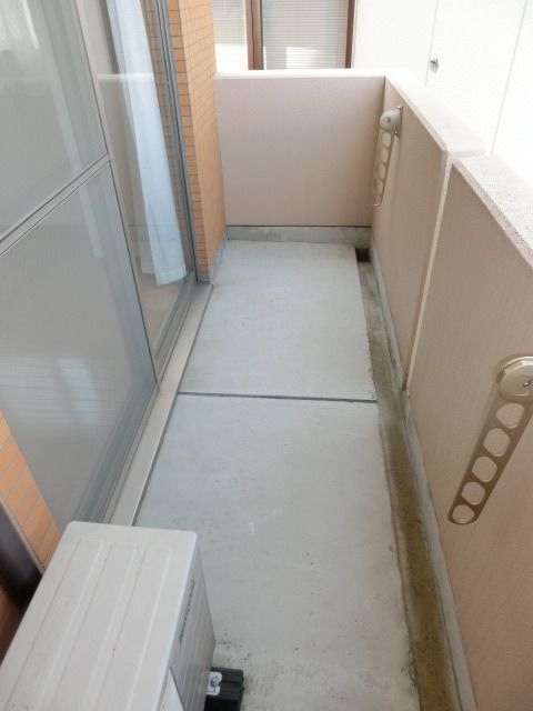 バルコニー　同建物1Kタイプ住戸設備施工例　現況優先