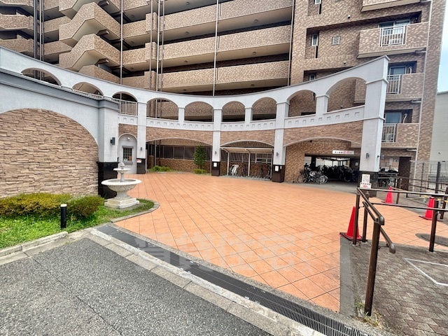 レジディア千里万博公園の外観写真